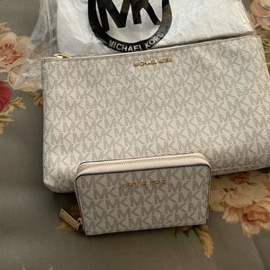 NWT Michael Kors Crossbody with matching wallet!!